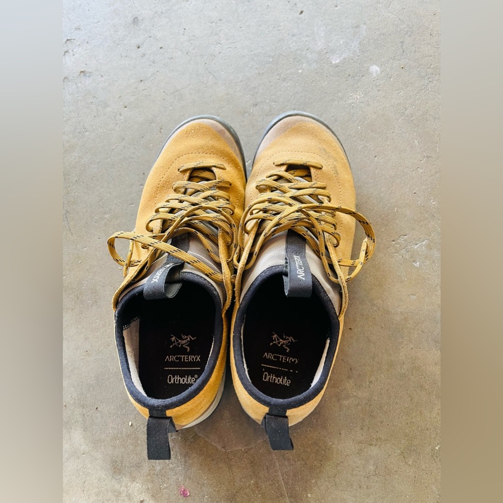 Outdoor water resistance hiking shoes